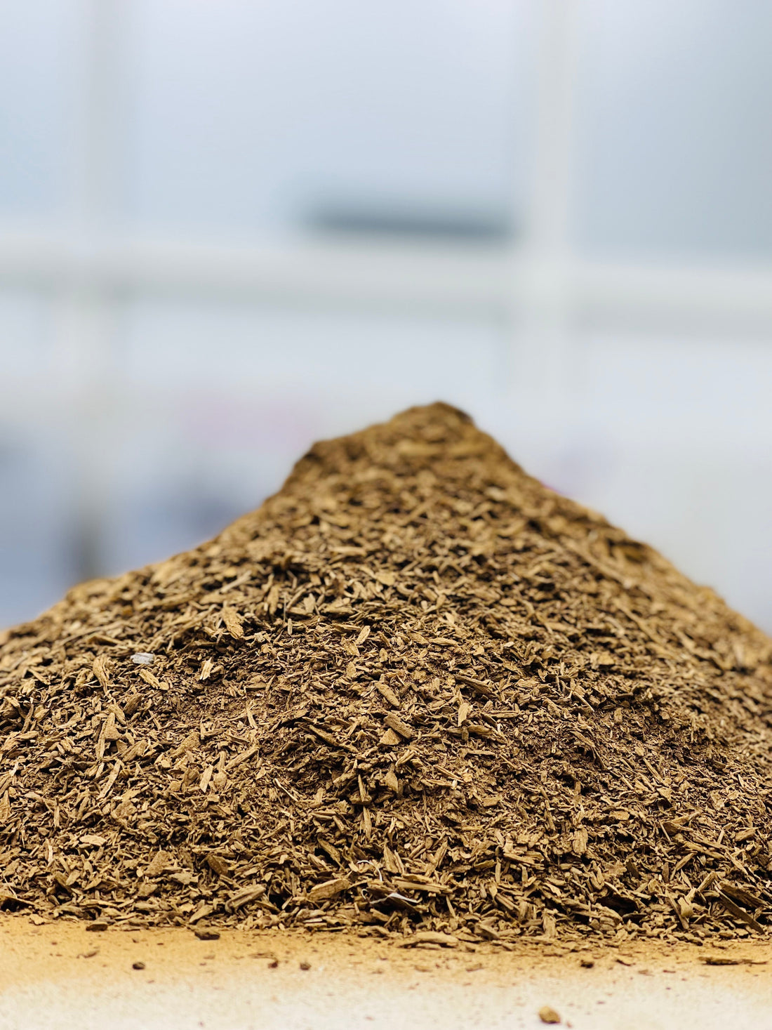 Using Agarwood Powder in Bakhoor