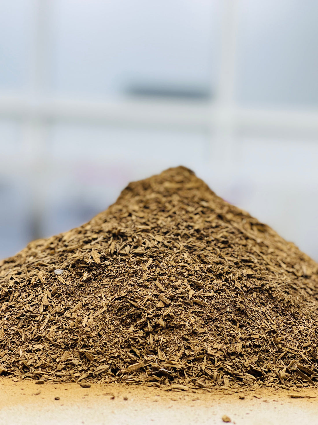 Using Agarwood Powder in Bakhoor